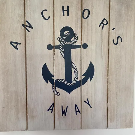 Holiday home Anchor's Away *